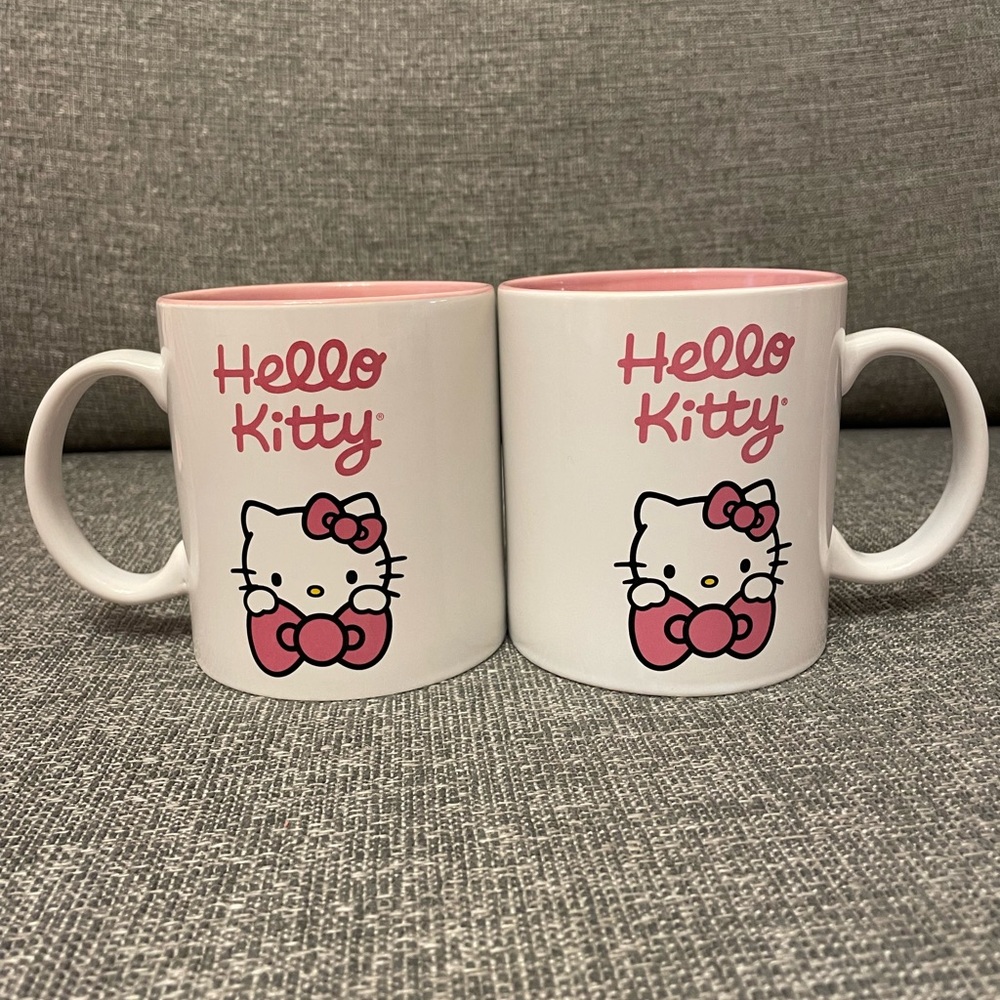 2 Hello Kitty mugs
